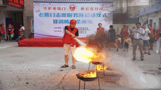 但下面这些人用“教科书